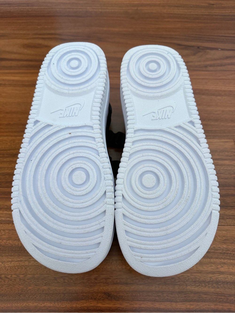 Nike Icon Classic Platform Sandal - Picture 4 of 8